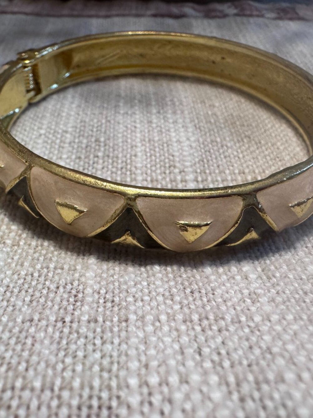 Vintage Gold Tone Cream & Black Enamel Hinged Bangle Bracelet Geometric